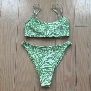 NEW Skatie Green Printed Bikini Medium